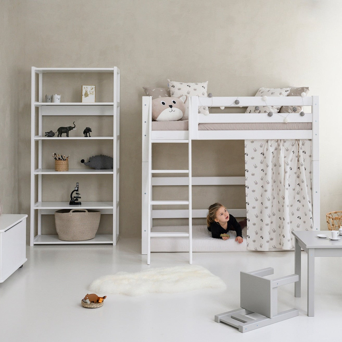 Hoppekids 'Storey' Shelving Unit - 6 Shelves (2 Shelf Sizes Available)