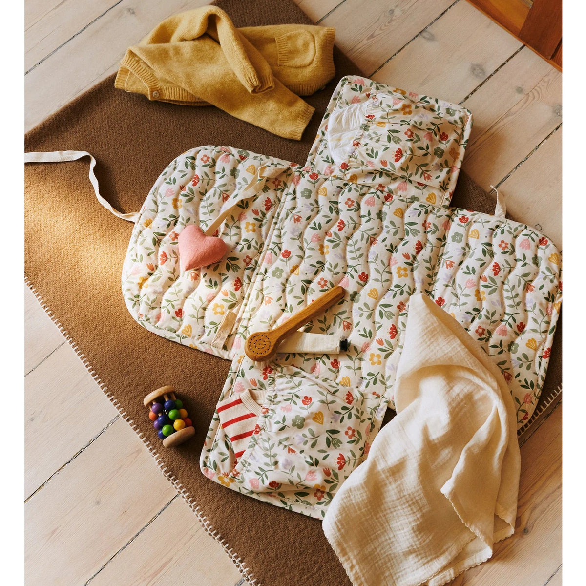 Dear April River Changing Mat - Flower Market