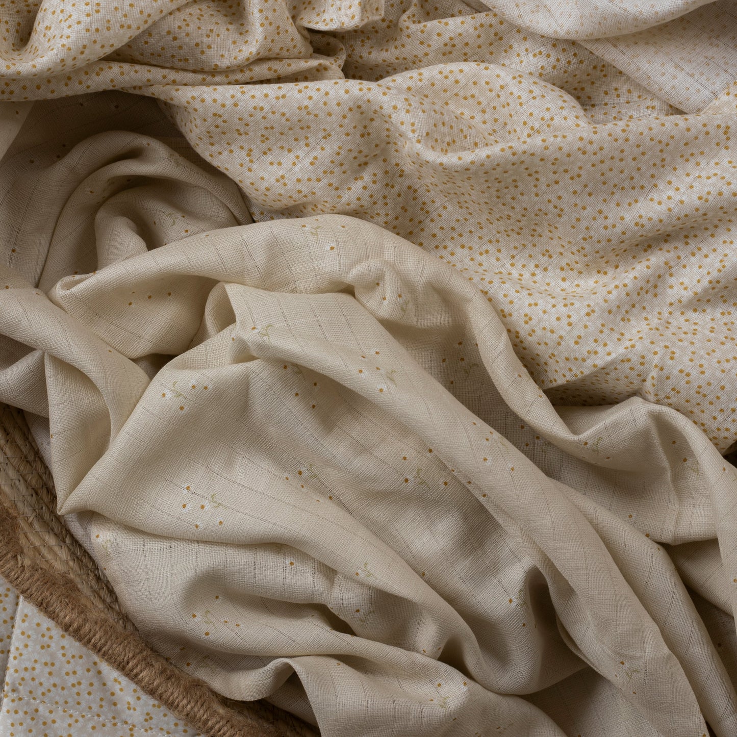 Avery Row Organic Baby Muslin Swaddles - 2 Pk - Wild Chamomile/Daisy Meadow