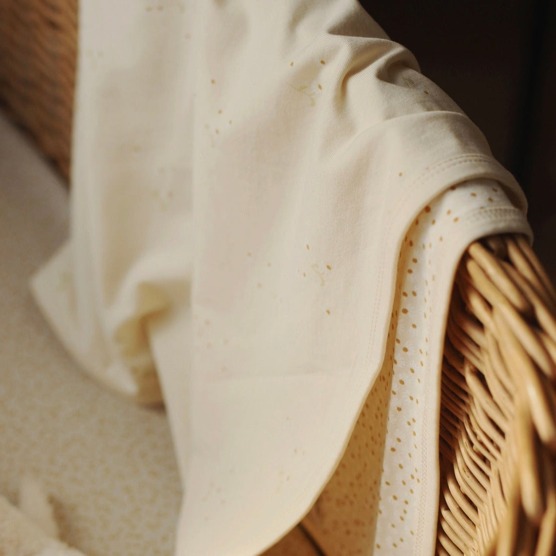 Avery Row Printed Reversible Blanket - Wild Chamomile/Daisy Meadow