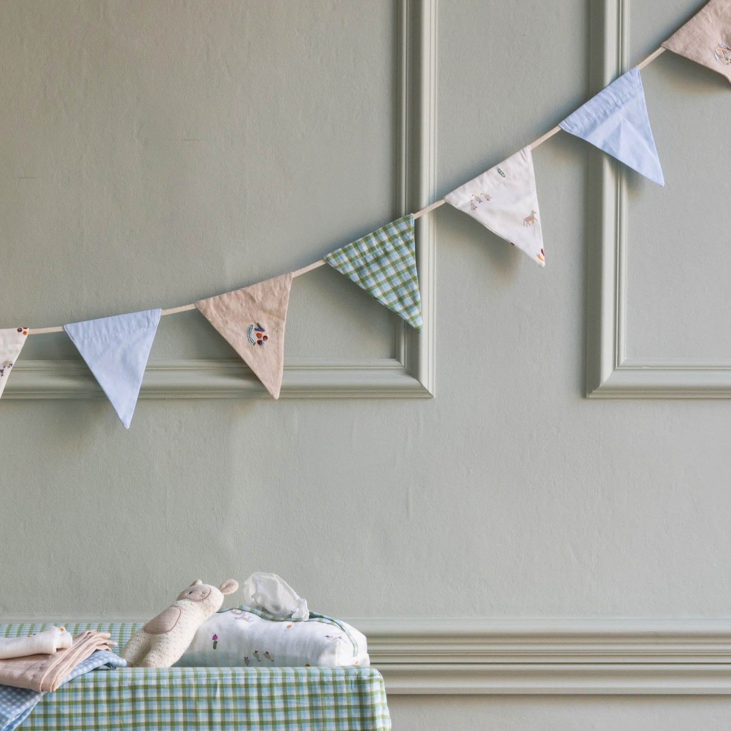 Avery Row Bunting - Little Farm