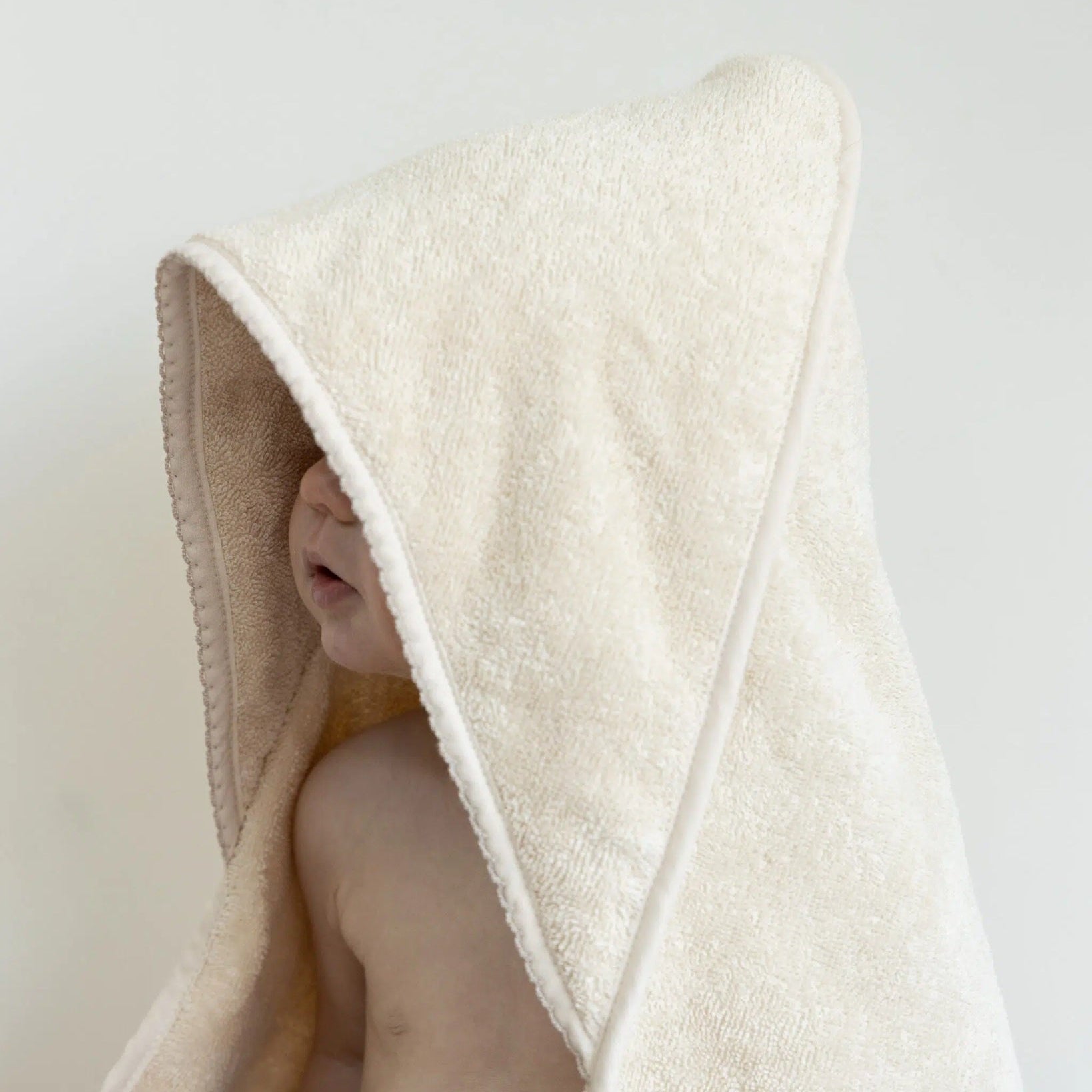 Kas Kopenhagen Hooded Baby Towel - Lace