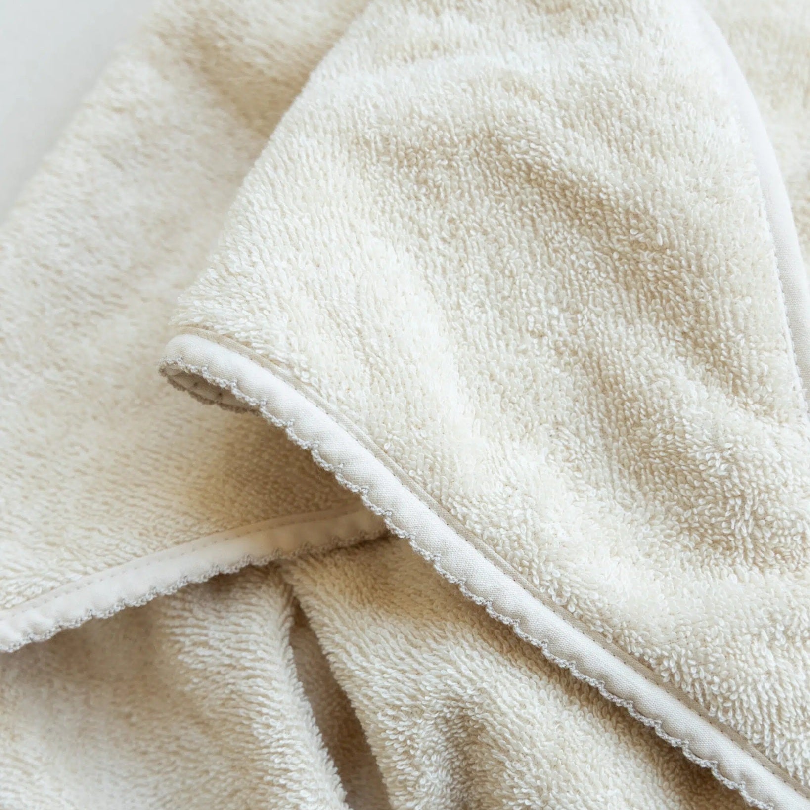Kas Kopenhagen Hooded Baby Towel - Lace