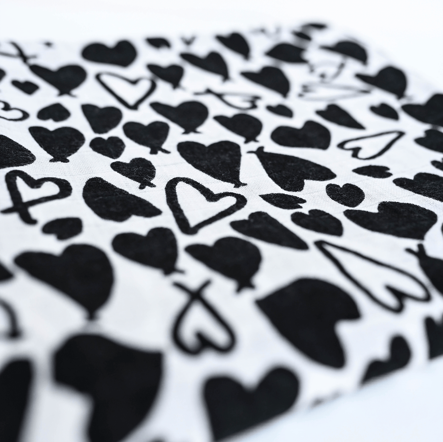 Etta Loves Organic Sensory Muslin Cloth - Love Hearts