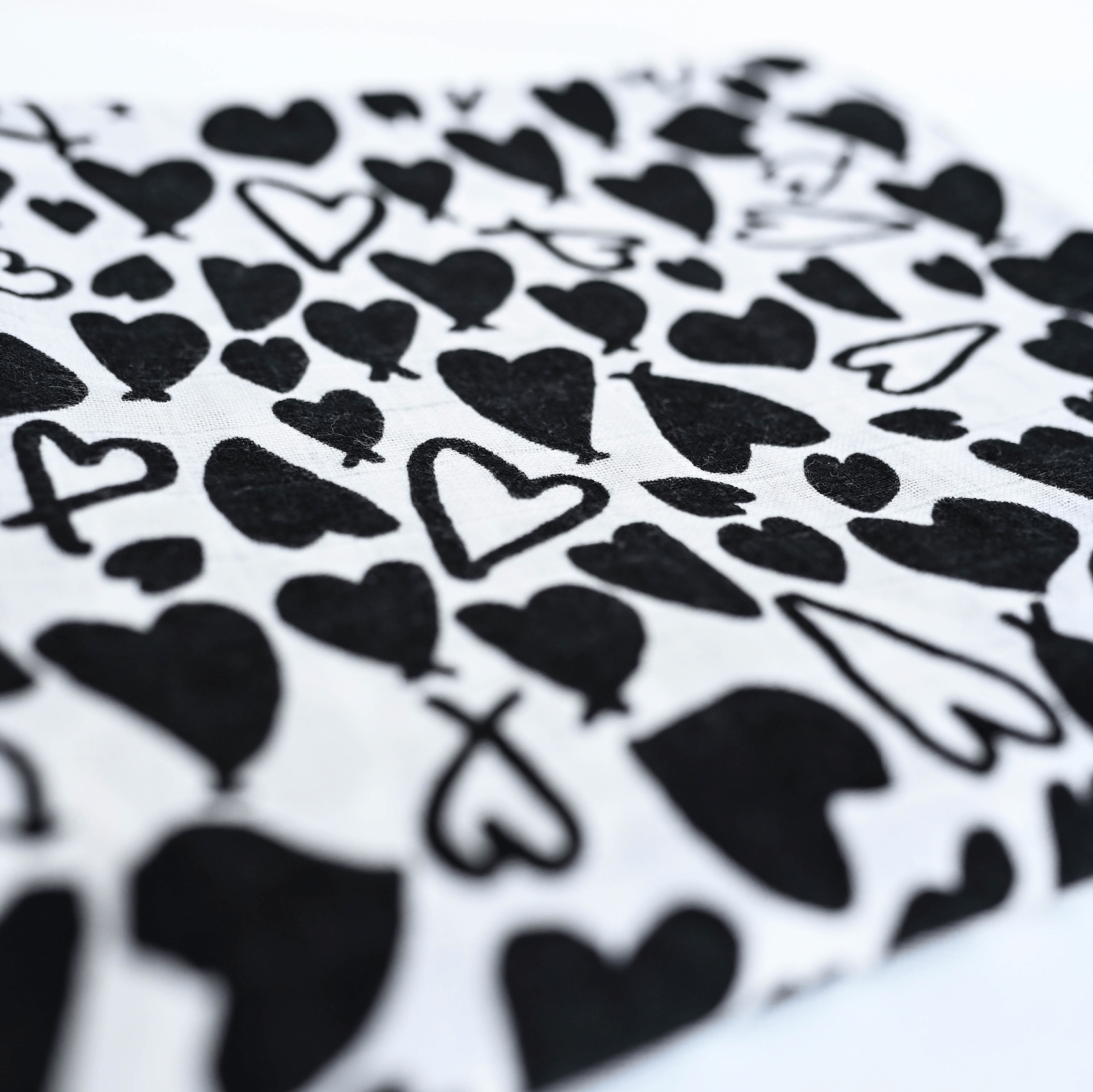 Etta Loves Organic Sensory Muslin Cloth - Love Hearts