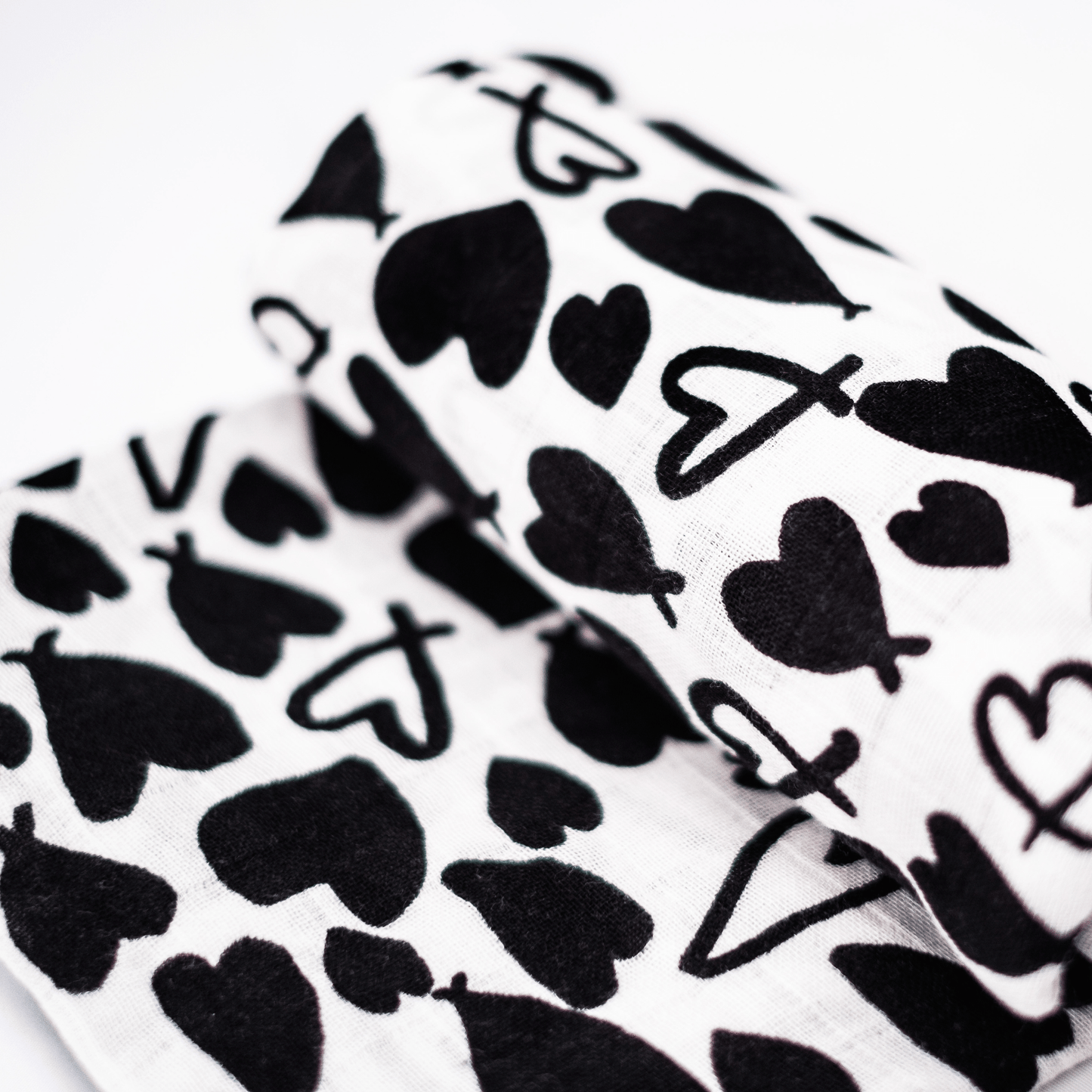 Etta Loves Organic Sensory Muslin Cloth - Love Hearts