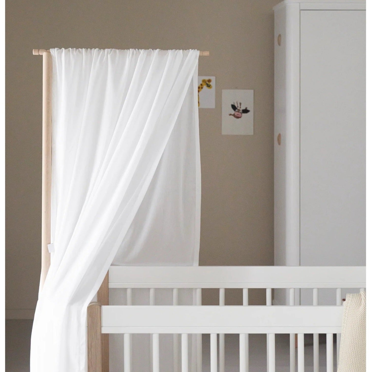 Oliver Furniture Wood Mini+ Cot Bed Incl. Junior Kit - Oak