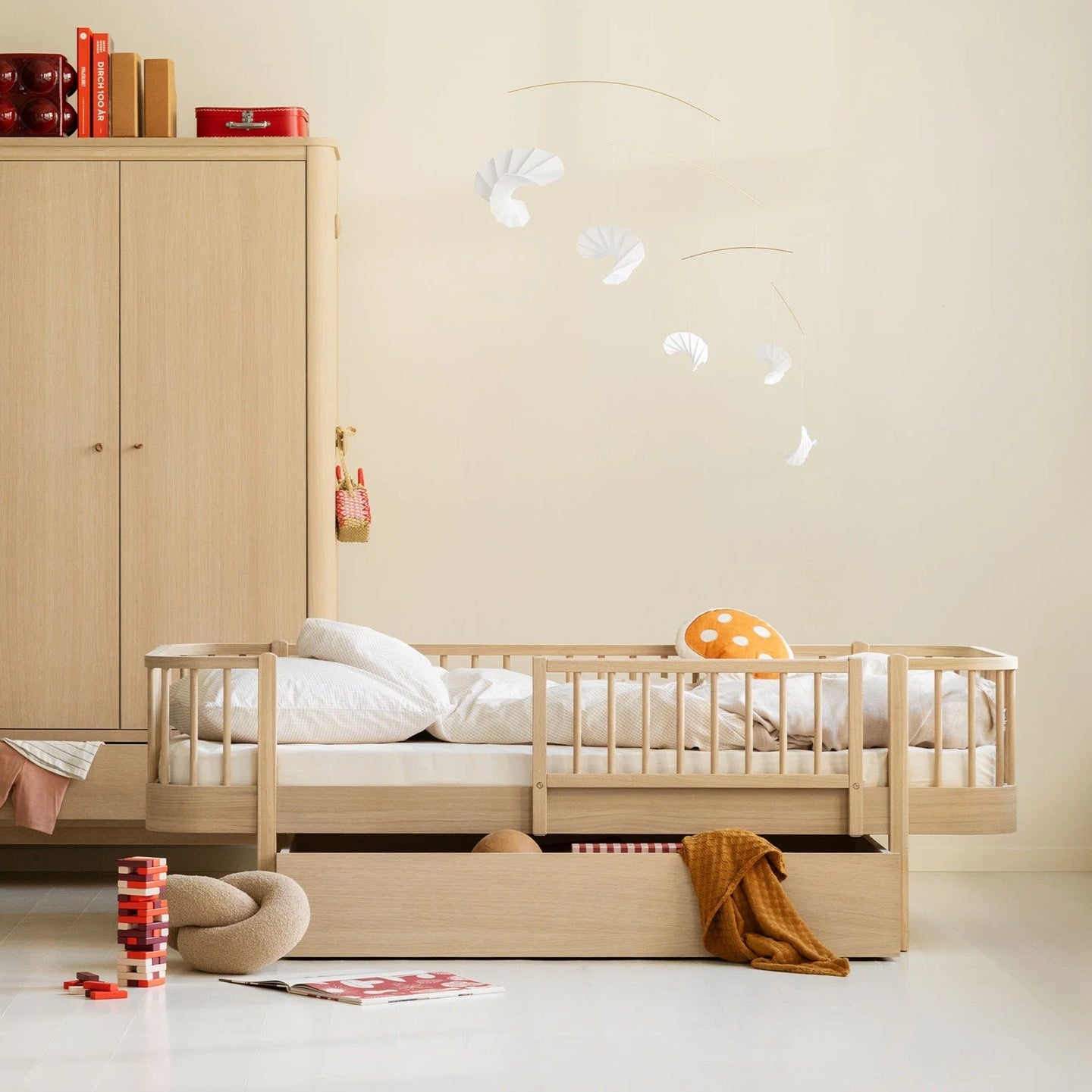 Oliver Furniture Wood Original Day Bed - Oak