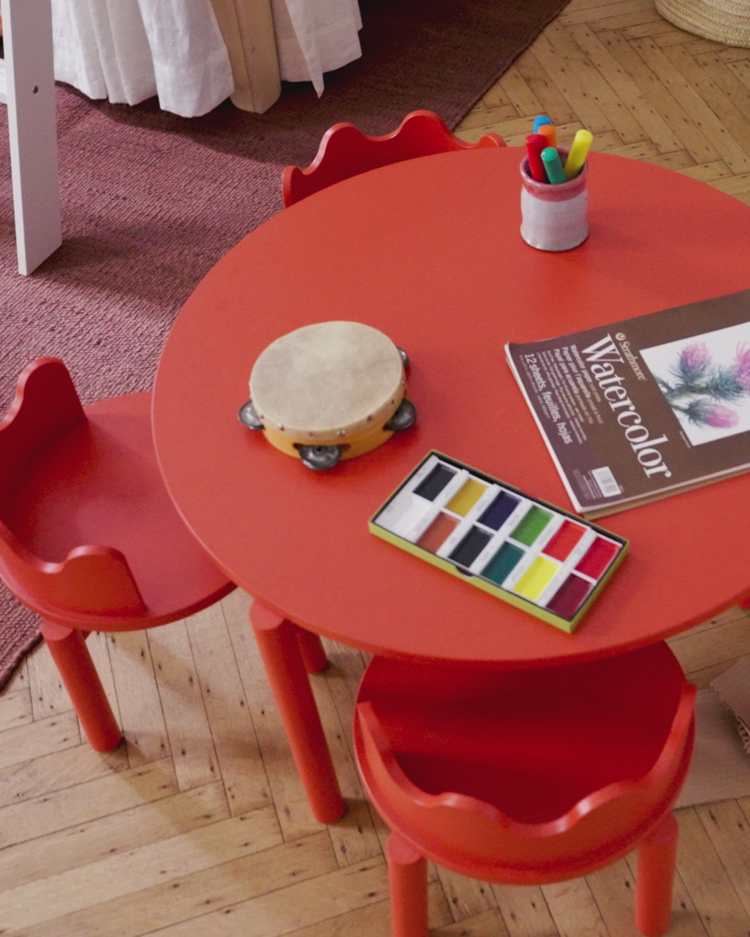Oeuf NYC Moss Play Table - Tomato
