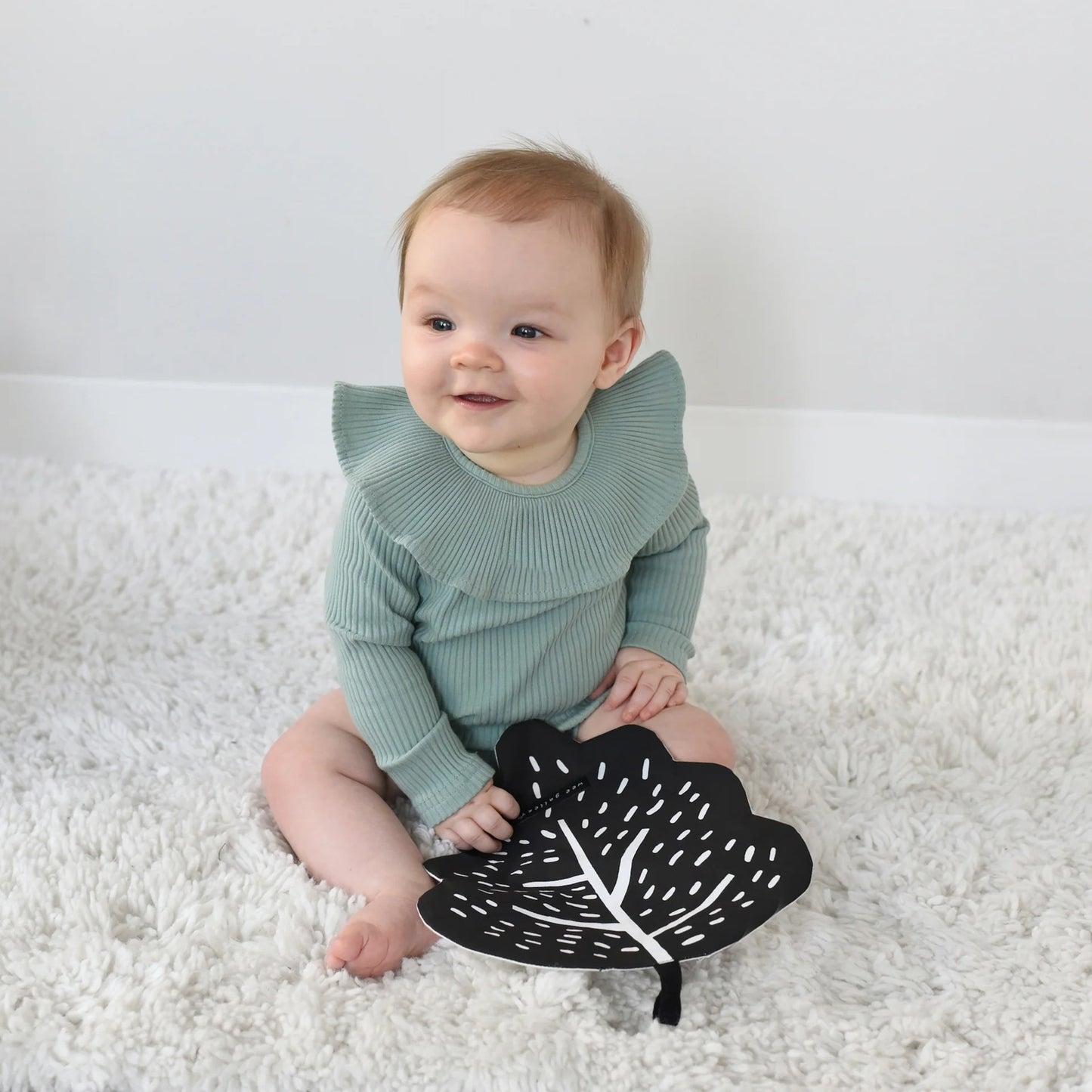 Wee Gallery Organic Sensory Crinkle Toy - Leaf