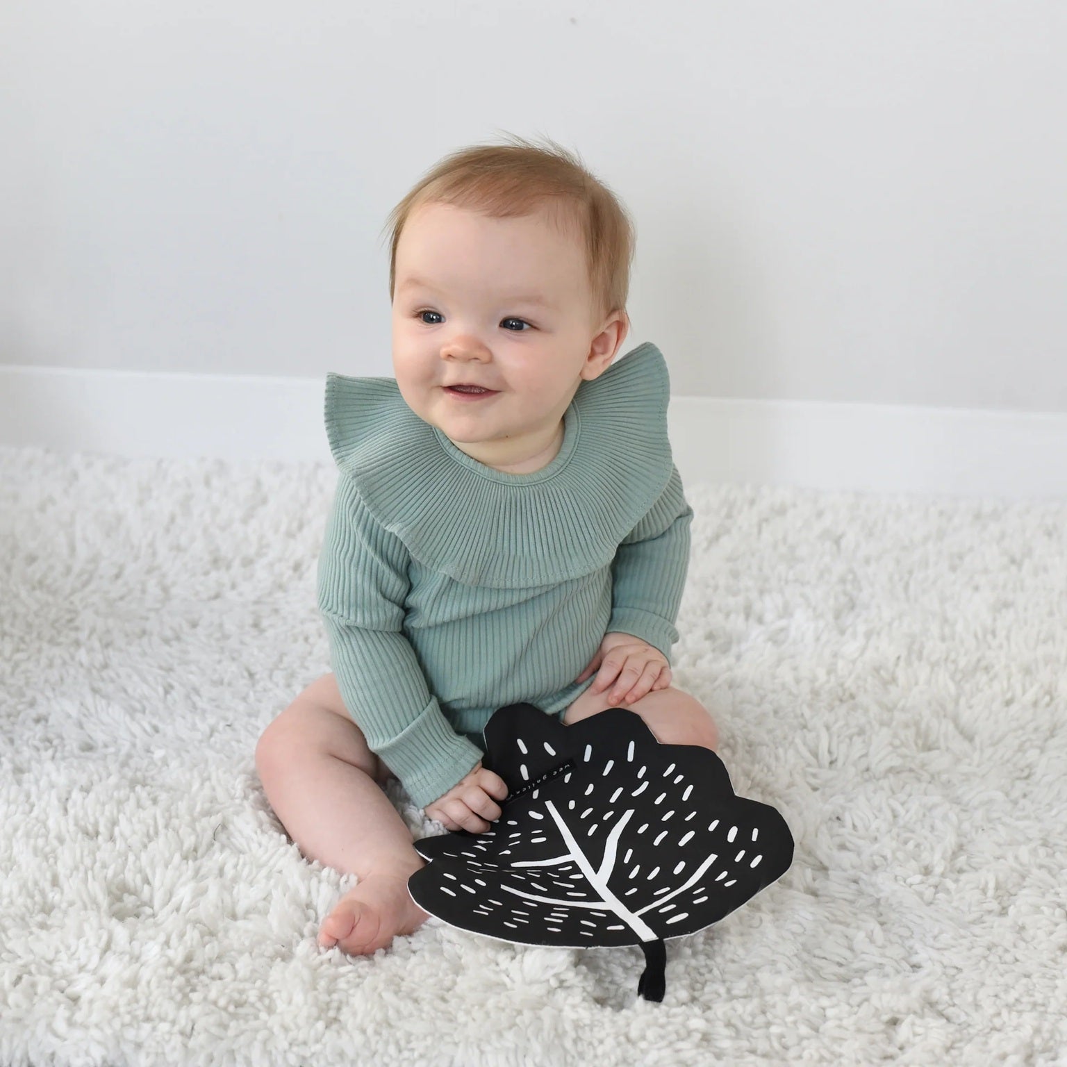 Wee Gallery Organic Sensory Crinkle Toy - Leaf