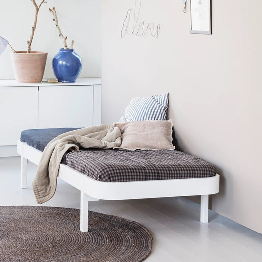 Oliver Furniture Wood Lounger Bed 90 - White