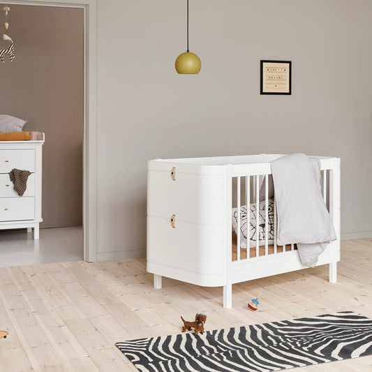 Oliver Furniture Wood Mini+ Cot Bed Incl. Junior Kit - White