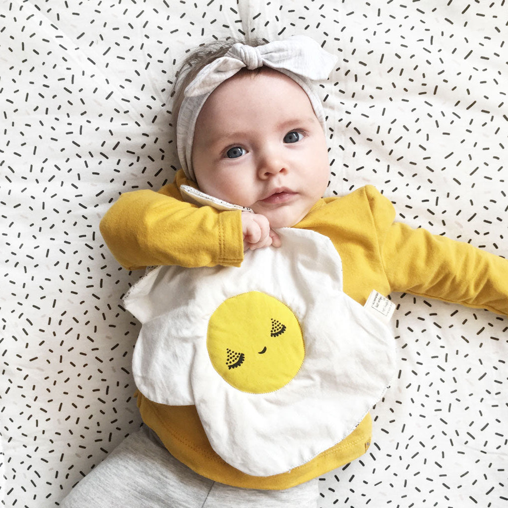 Wee Gallery Organic Crinkle Toy - Egg | Wee Gallery